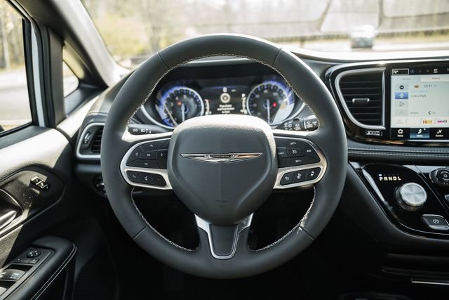 New 2026 Chrysler Pacifica Select image 35