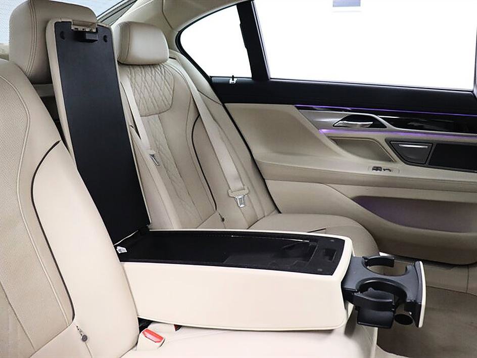 Used 2017 BMW 740i RWD image 22