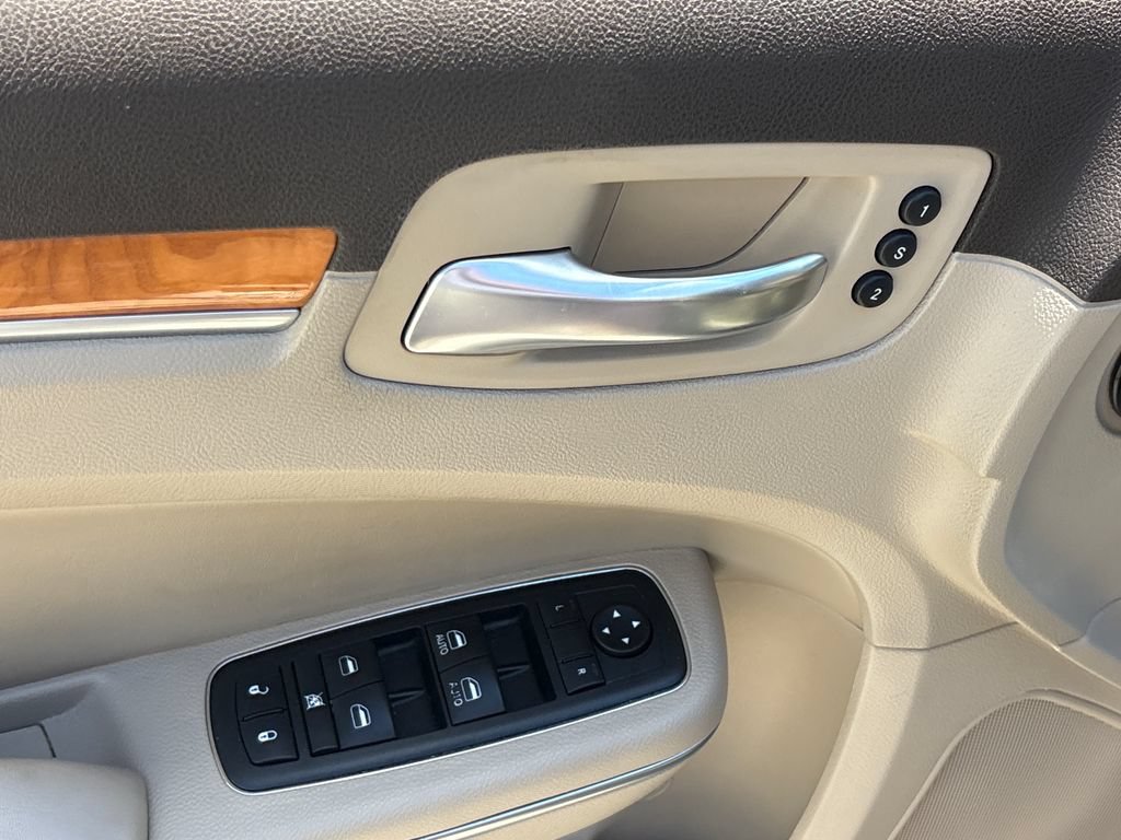 Used 2013 Chrysler 300 C w/ Light Group RWD image 16