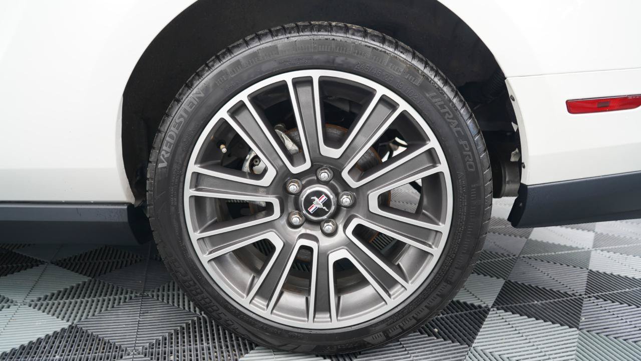 Used 2010 Ford Mustang GT RWD image 36