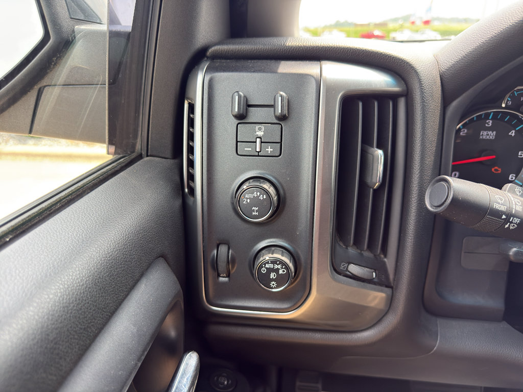 Used 2017 Chevrolet Silverado 1500 LT w/ All Star Edition AWD/4WD image 21