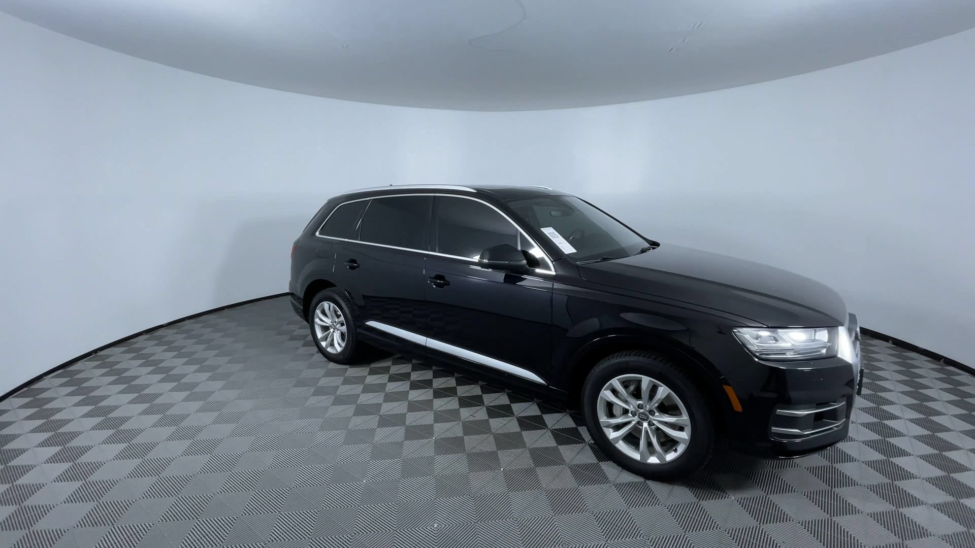 Used 2018 Audi Q7 3.0T Premium Plus w/ Premium Plus Package AWD/4WD image 2