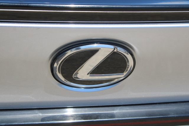 Used 2023 Lexus IS 350 F Sport RWD image 8