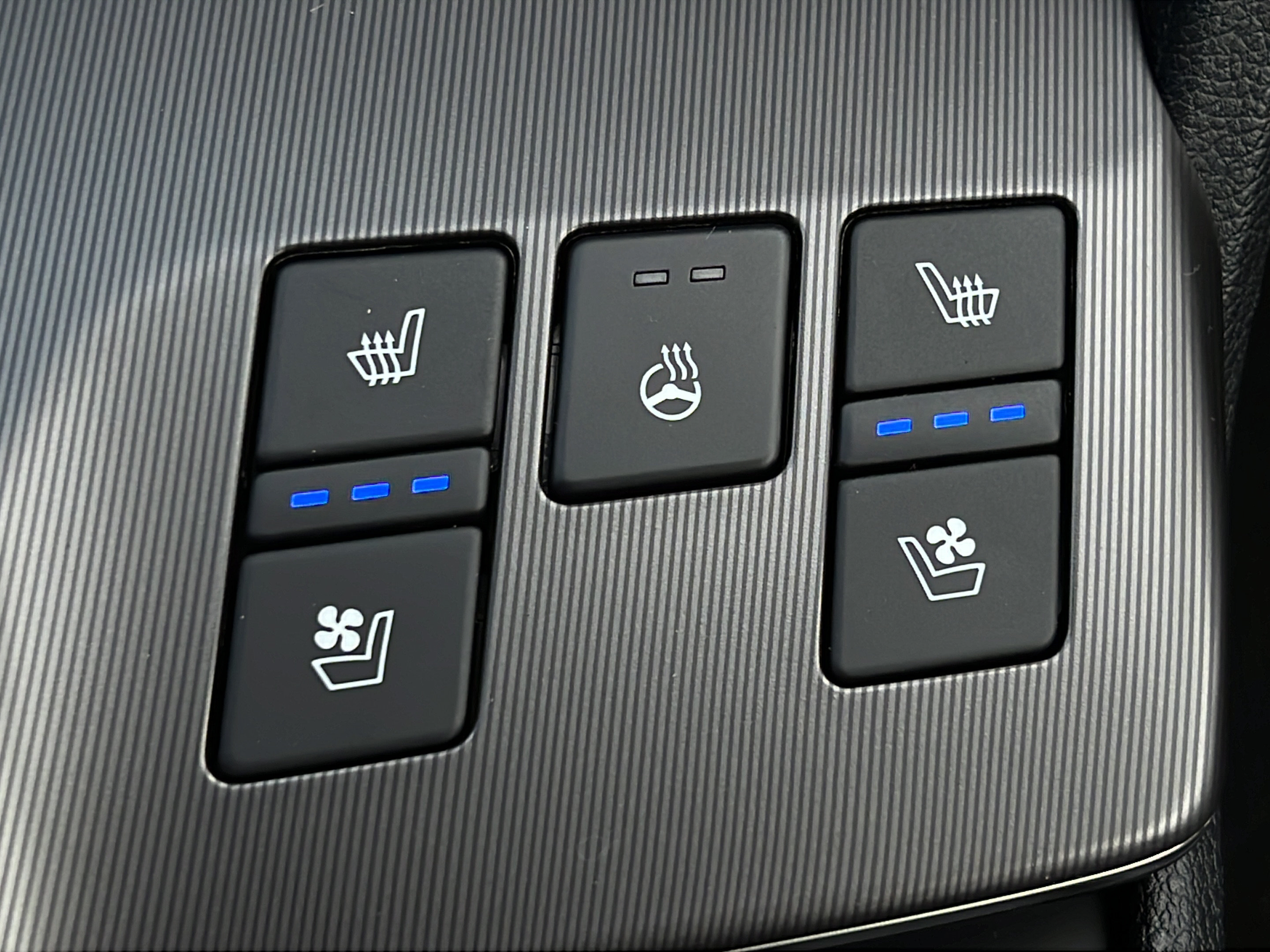 New 2026 Kia Sportage SX FWD image 18