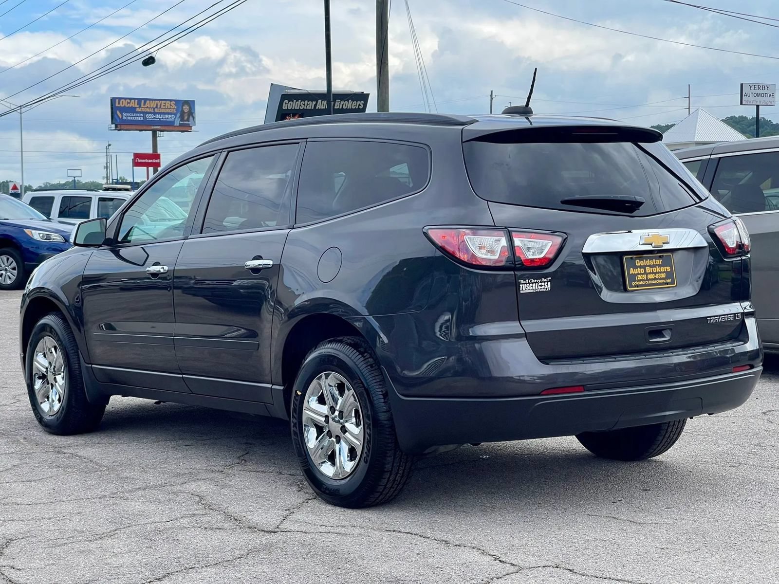 Used 2016 Chevrolet Traverse LS FWD image 2