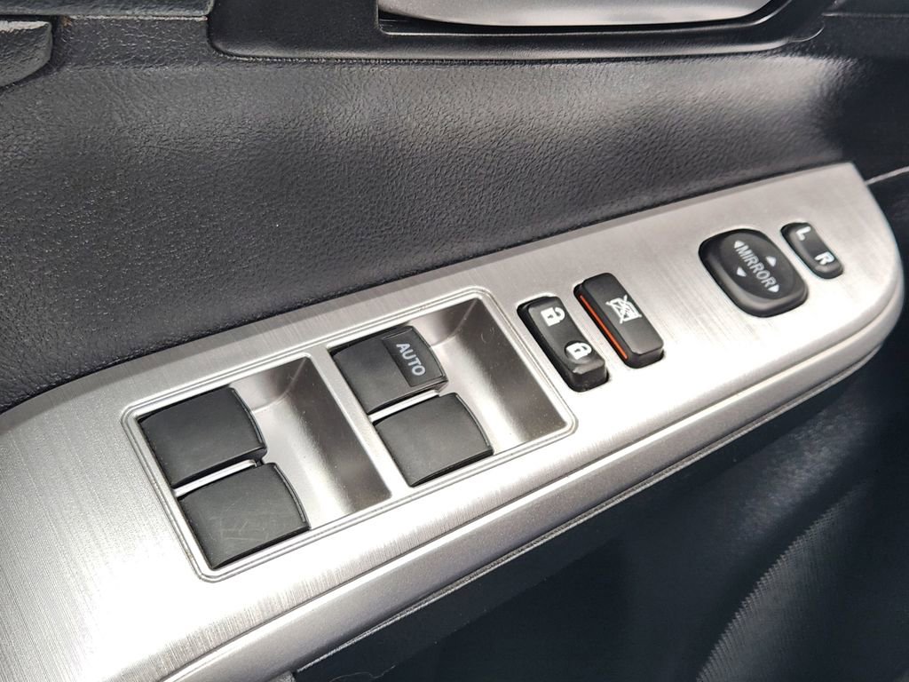 Used 2014 Toyota Camry SE FWD image 14