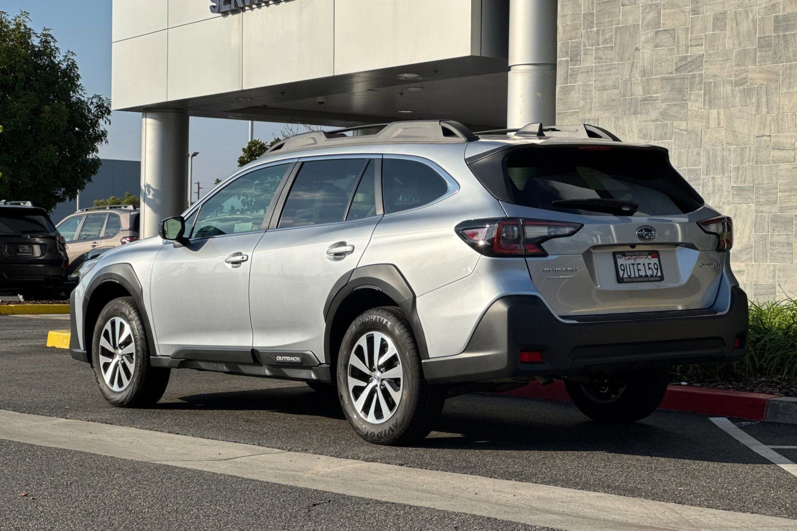 Certified 2025 Subaru Outback Premium image 6