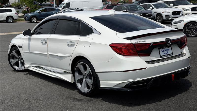 Used 2018 Honda Accord Touring image 4