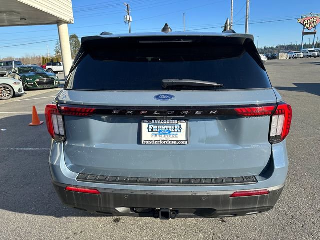 Used 2025 Ford Explorer Active image 3
