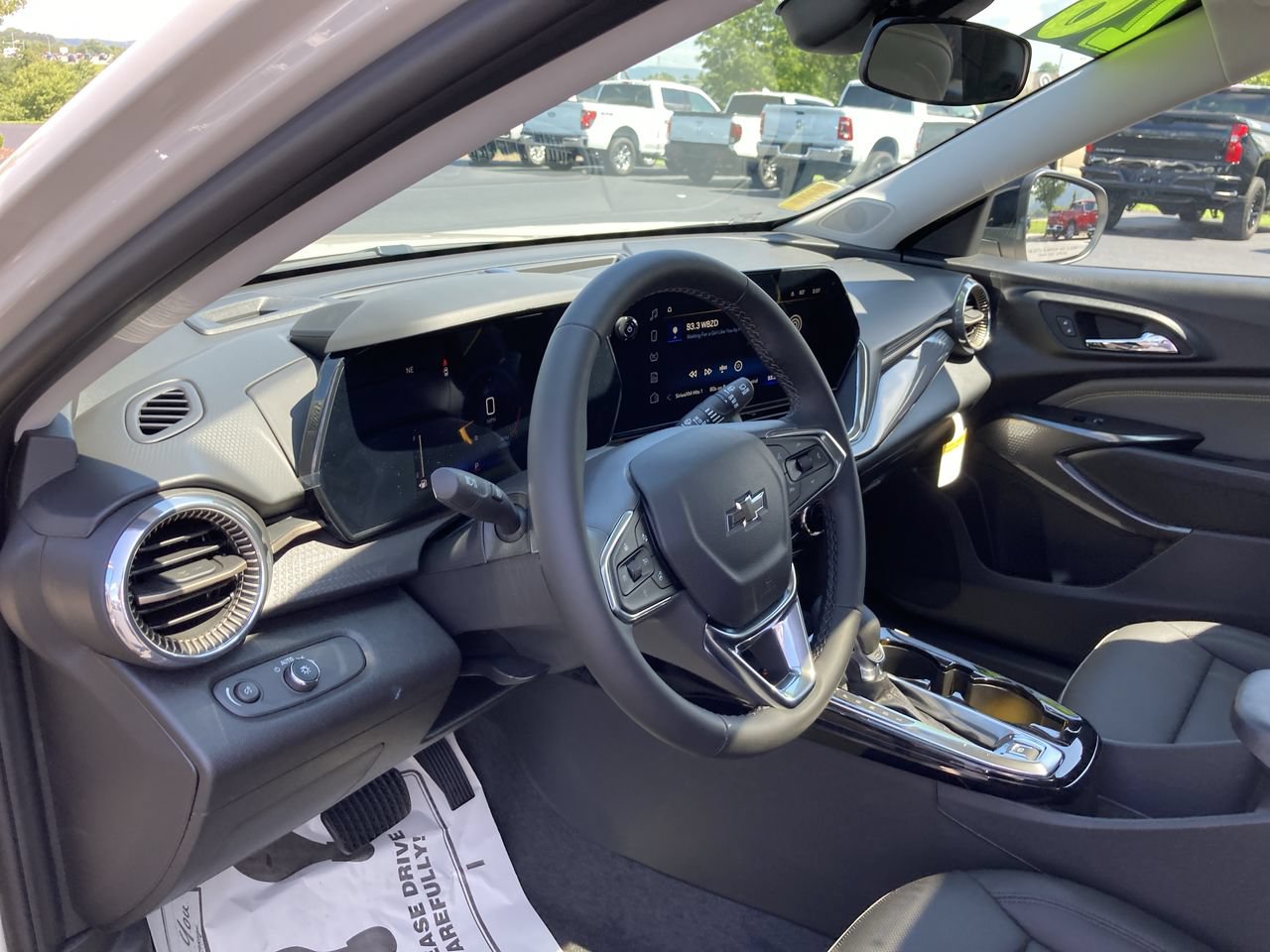 New 2026 Chevrolet Trax ACTIV w/ Sunroof Package FWD image 27