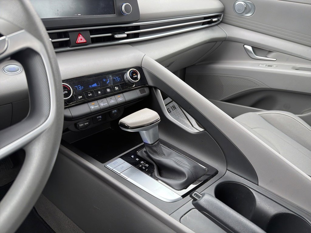 Certified 2023 Hyundai Elantra SEL w/ Preferred Accessory Package image 26