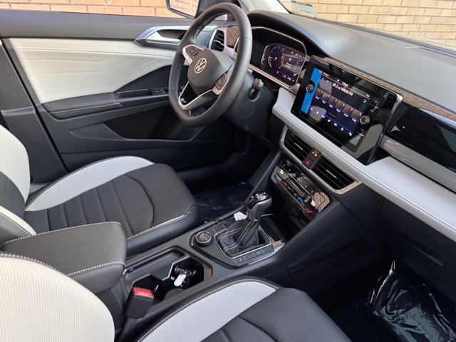 New 2025 Volkswagen Taos SEL image 10