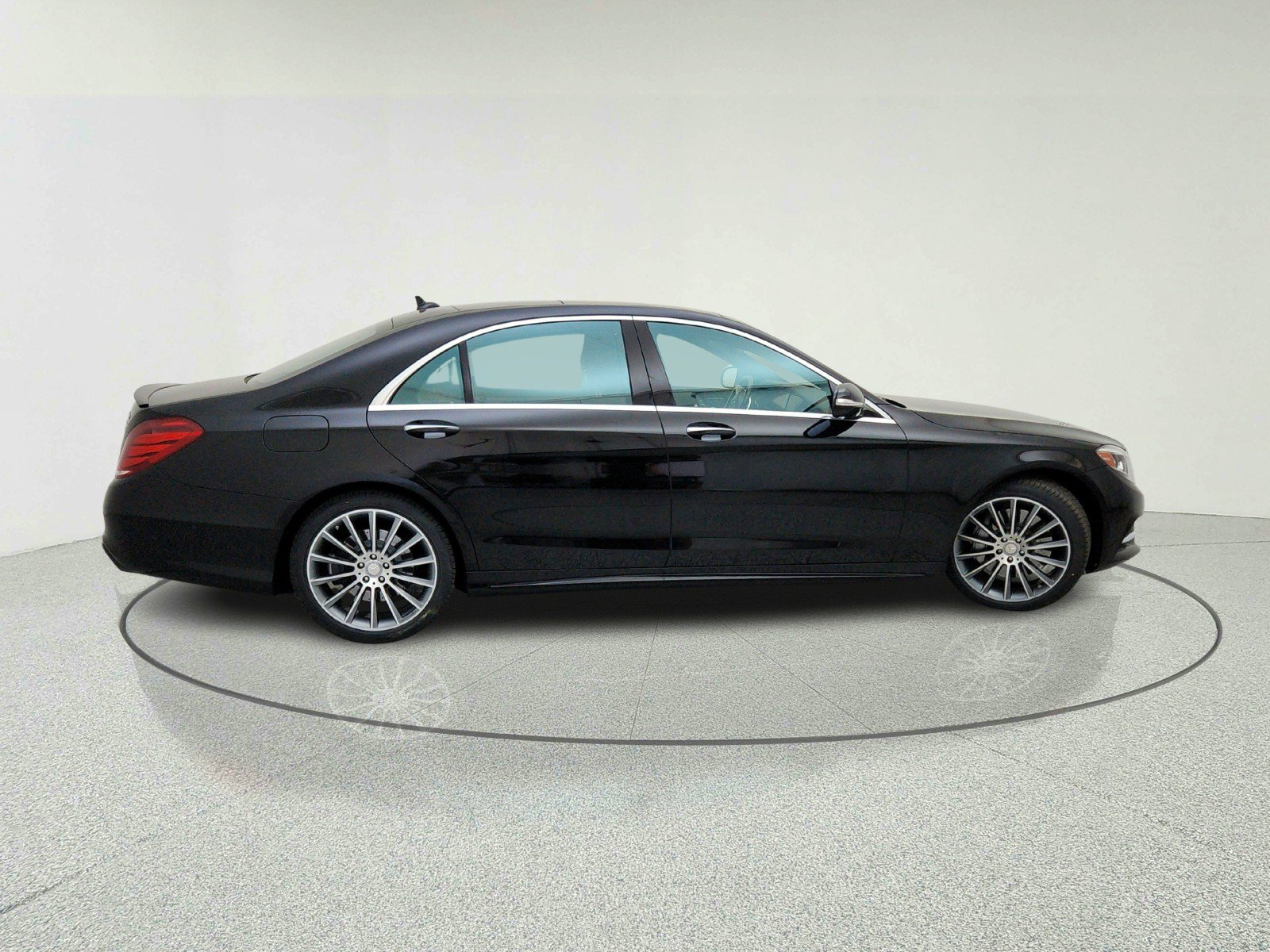 Used 2015 Mercedes-Benz S 550 4MATIC Sedan image 7