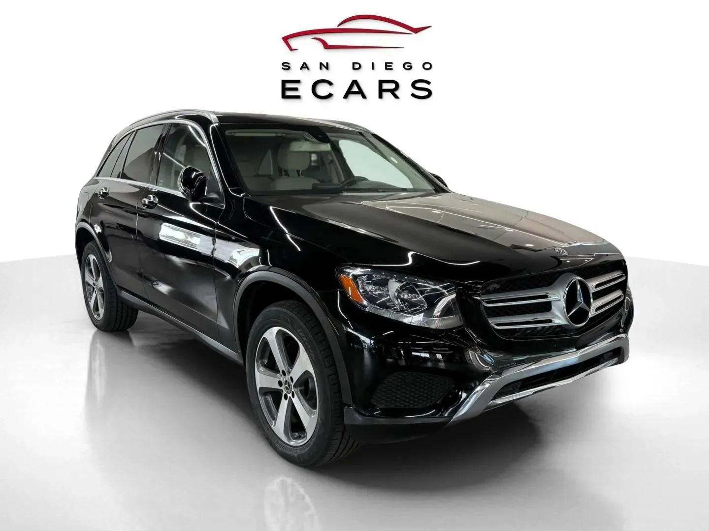 Used 2018 Mercedes-Benz GLC 300 w/ Premium Package image 3