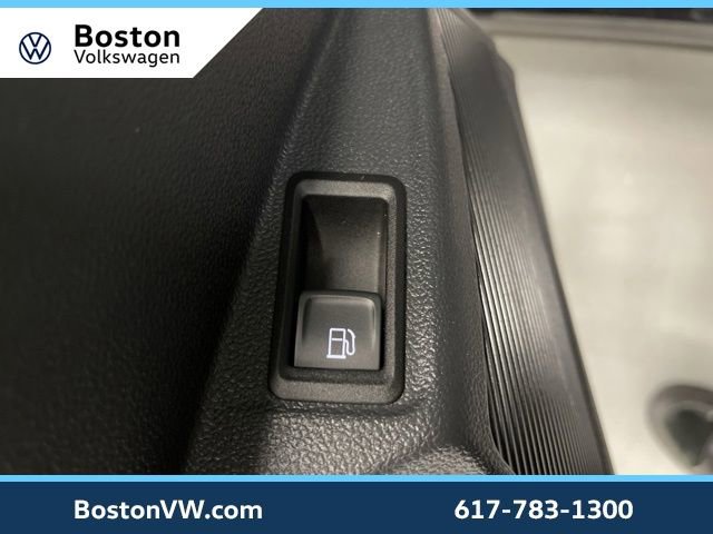 Used 2023 Volkswagen Taos SEL image 30