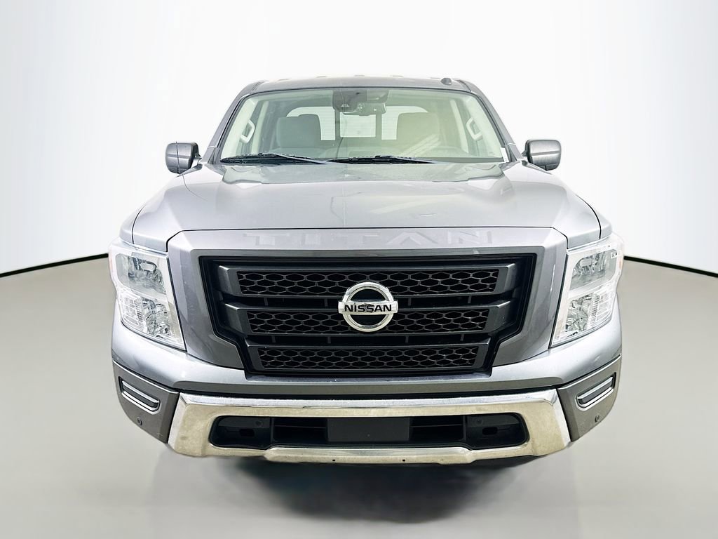 Used 2021 Nissan Titan SV w/ SV Convenience Package image 2