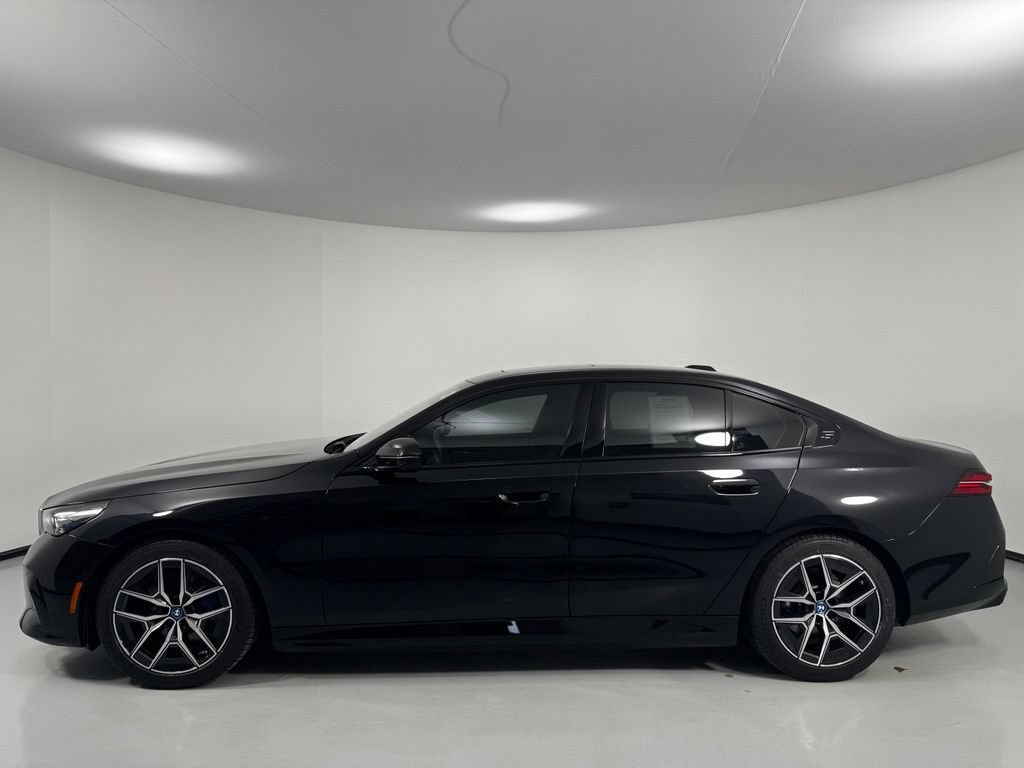 Certified 2025 BMW i5 xDrive40 w/ M Sport Package AWD/4WD image 5
