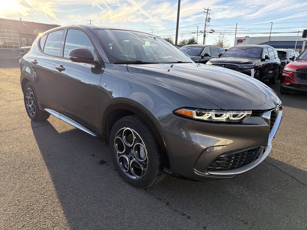 Used 2024 Alfa Romeo Tonale Ti w/ Premium Interior Package image 7