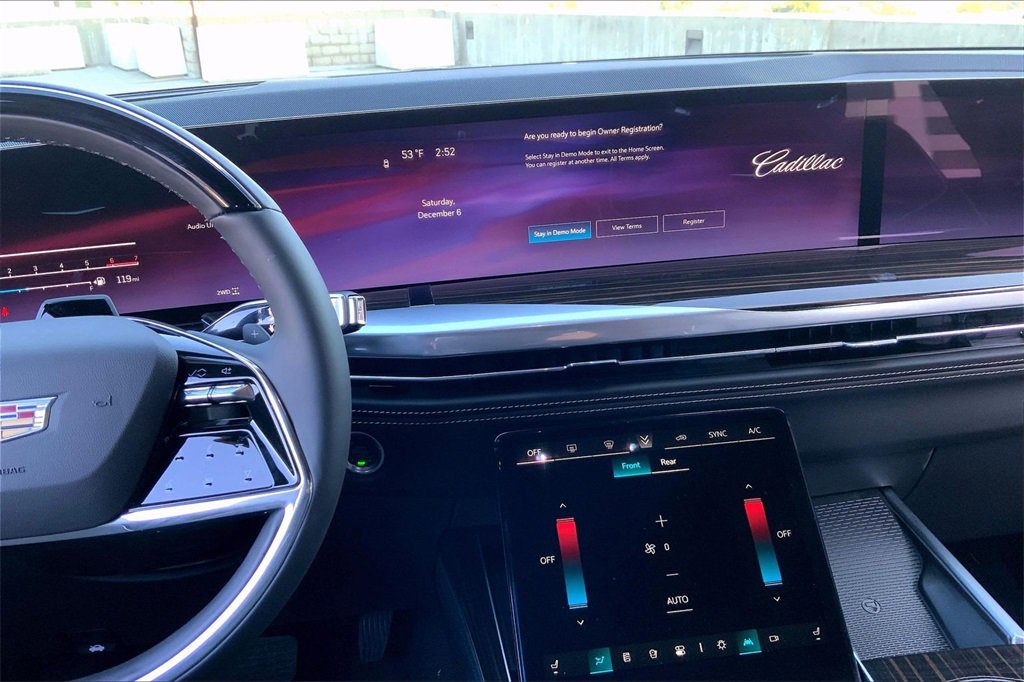 New 2026 Cadillac Escalade Luxury image 8