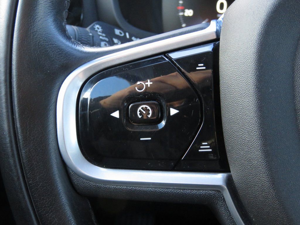 Used 2022 Volvo V60 T5 Cross Country w/ Climate Package image 23