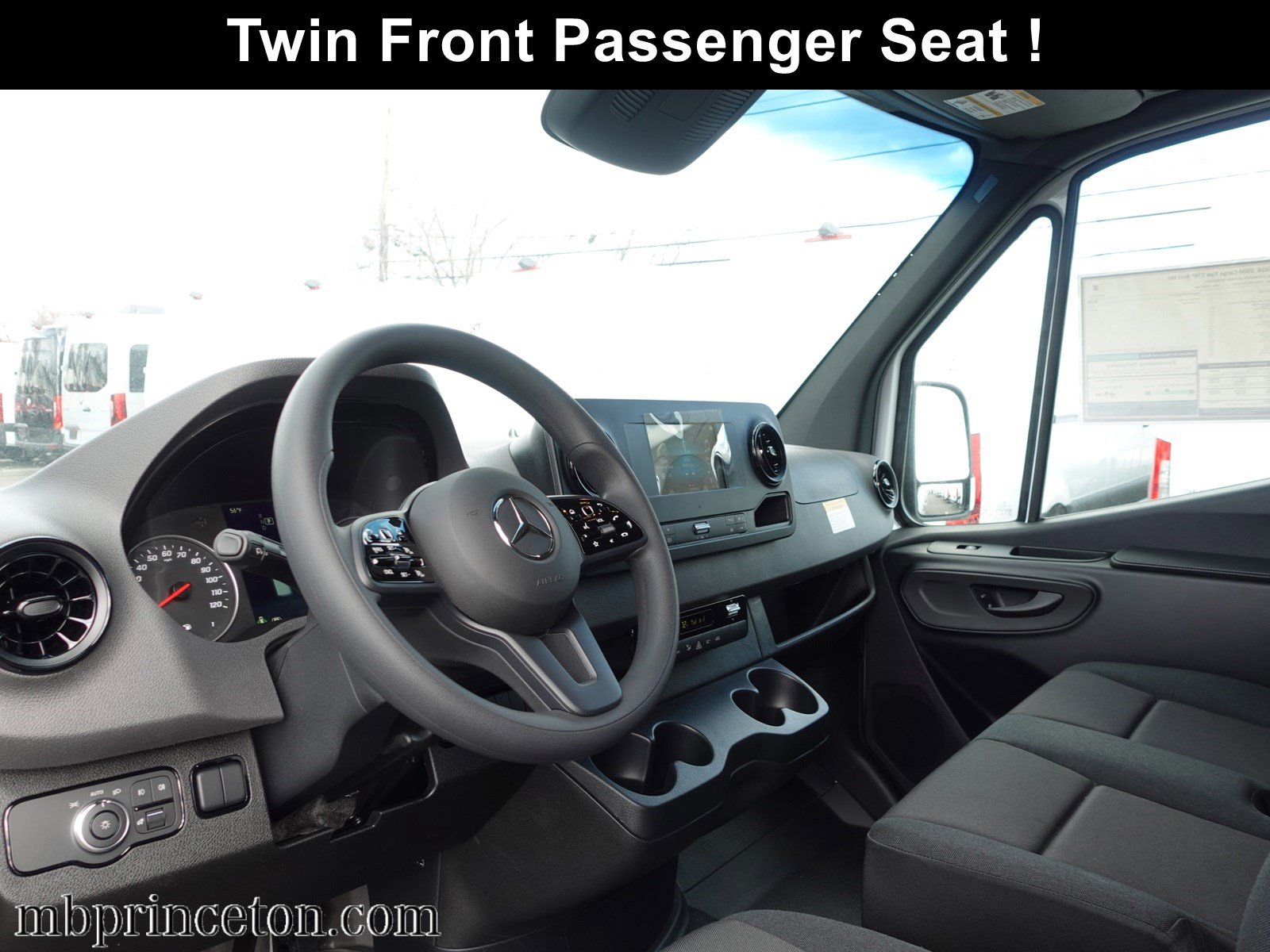 Used 2024 Mercedes-Benz Sprinter 2500 image 9