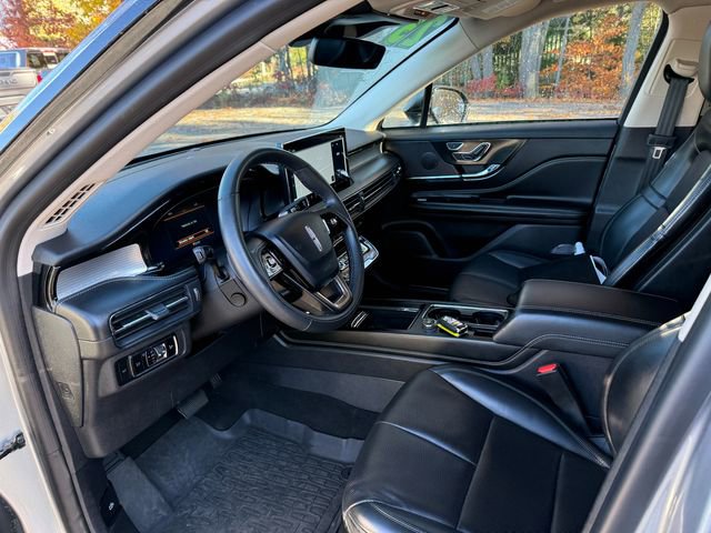 Used 2023 Lincoln Corsair AWD w/ Equipment Group 101A image 3