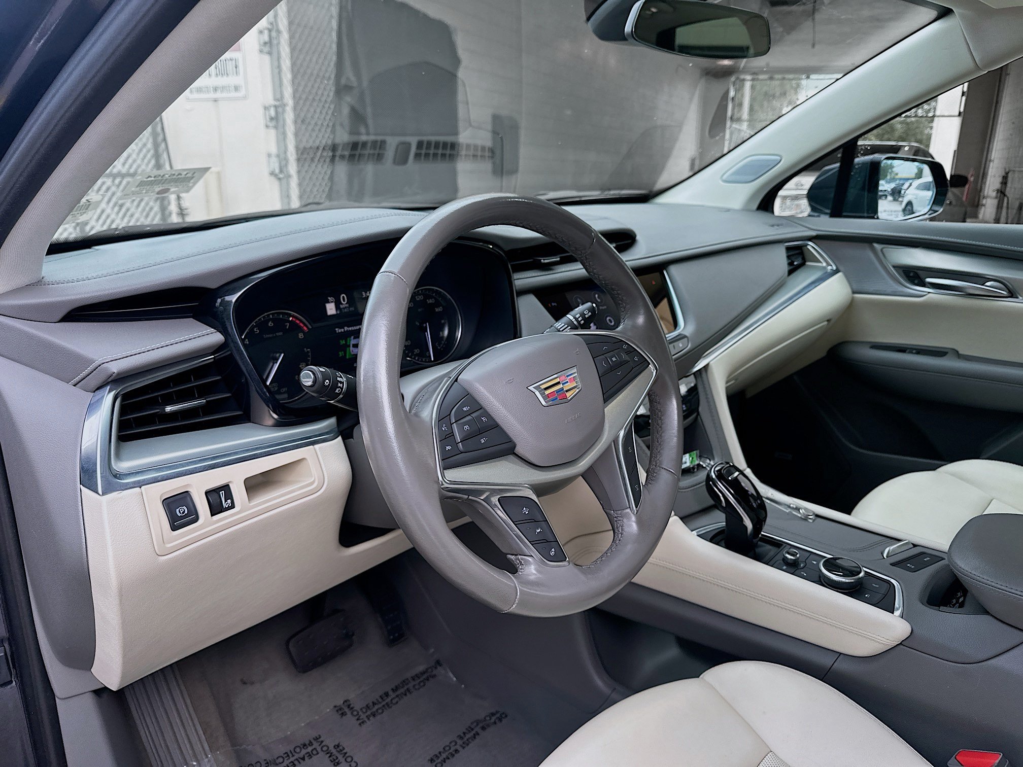 Used 2023 Cadillac XT5 Premium Luxury FWD image 7