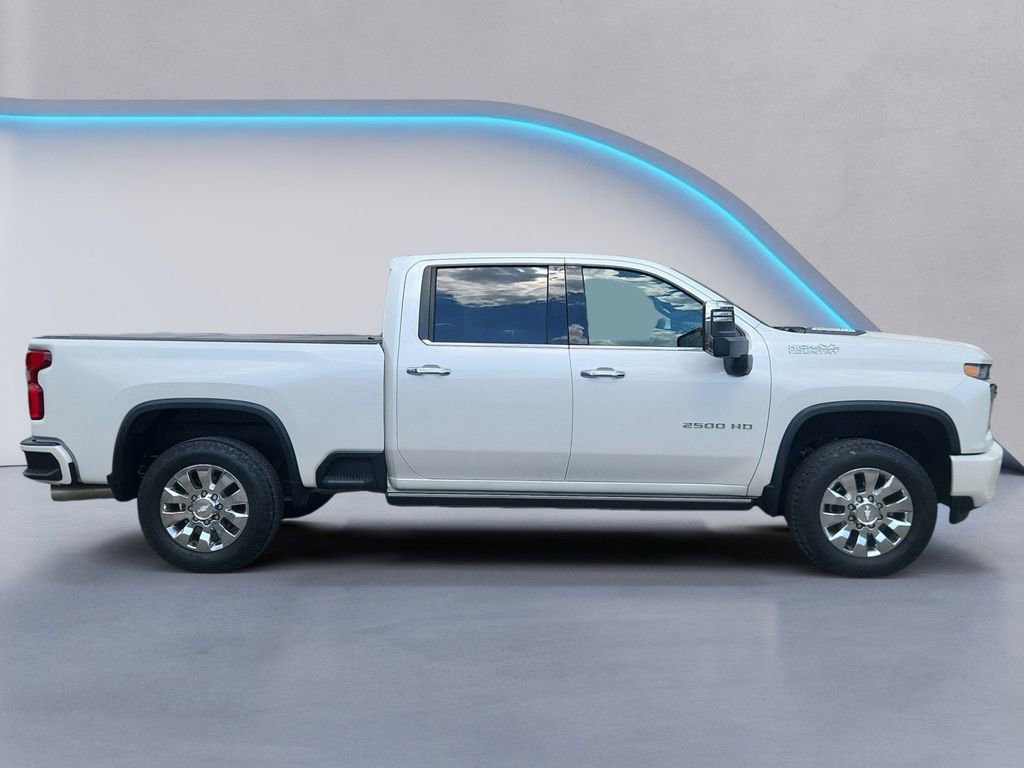 Used 2022 Chevrolet Silverado 2500 High Country w/ Safety Package II image 3