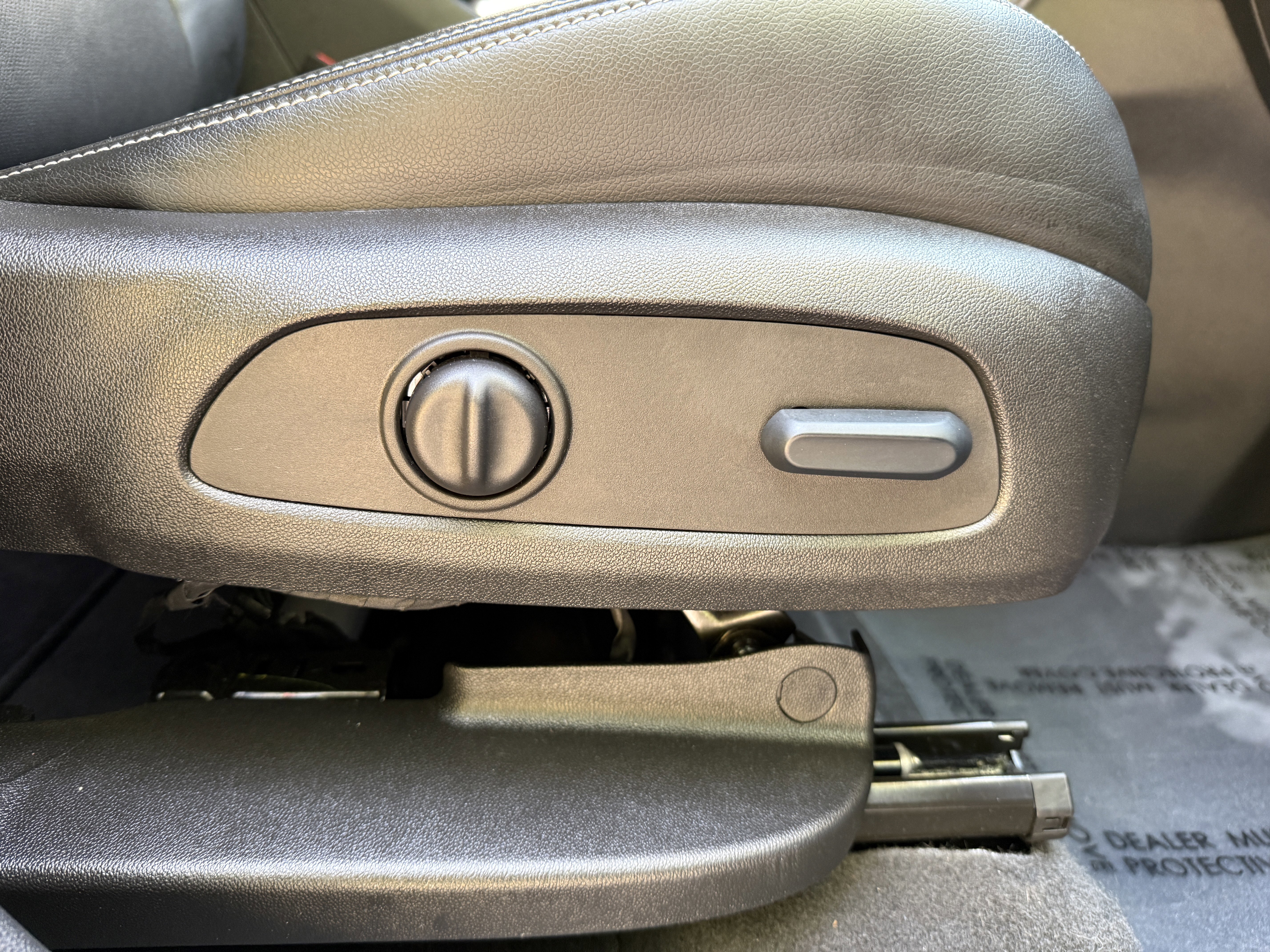 Used 2022 GMC Terrain SLT image 30