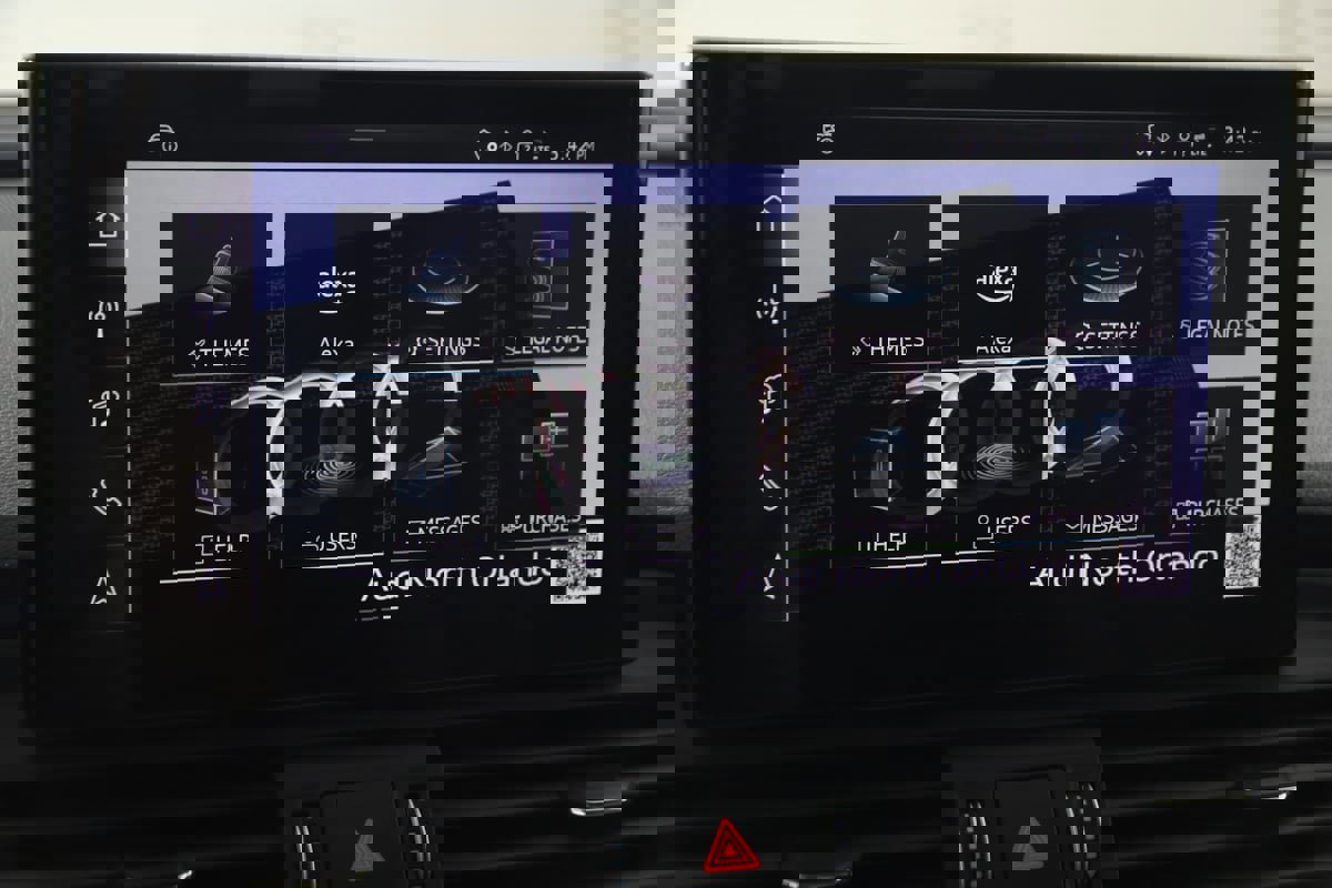 Used 2024 Audi Q5 e Premium Plus w/ Premium Plus Package image 33