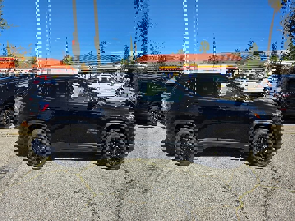 New 2026 Jeep Compass Latitude image 3