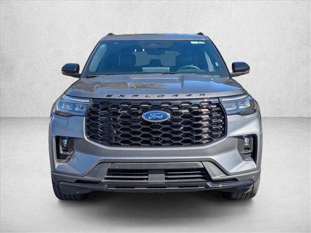 Used 2025 Ford Explorer ST-Line w/ ST-Line Street Pack image 2