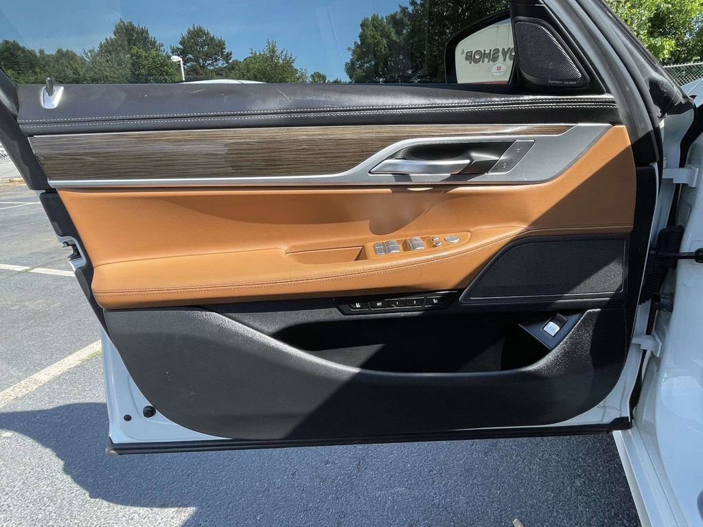 Used 2019 BMW 750i xDrive w/ Executive Package AWD/4WD image 25