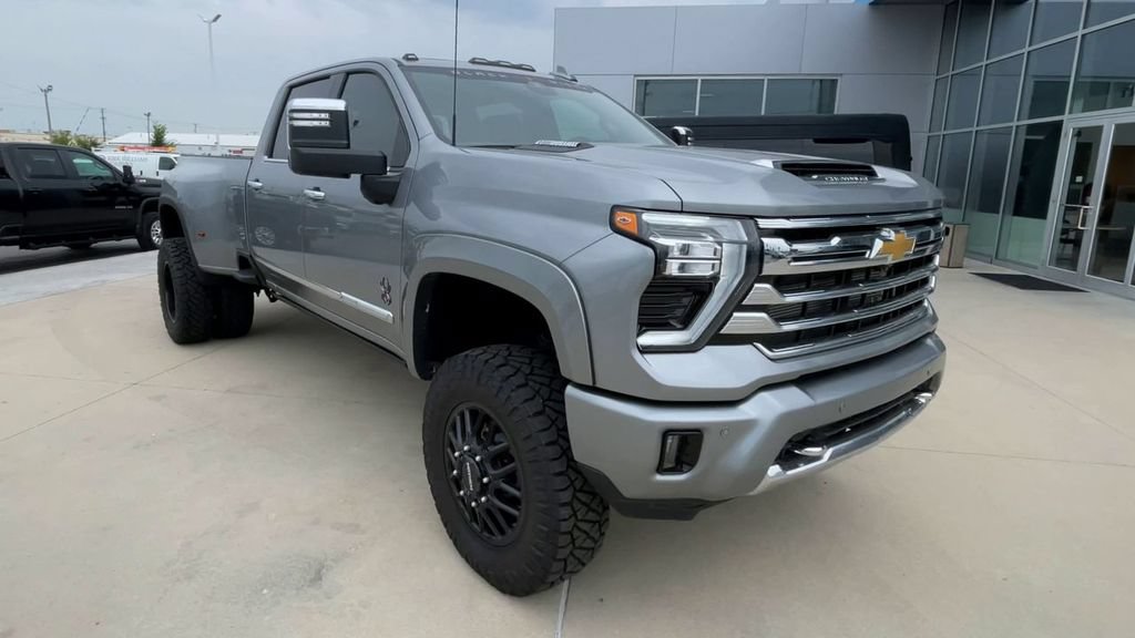 New 2026 Chevrolet Silverado 3500 High Country w/ High Country Premium Package AWD/4WD image 4