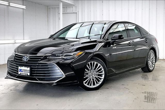 Used 2022 Toyota Avalon Limited w/ Advanced Safety Package FWD image 2