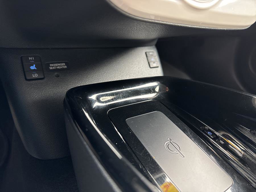 Used 2017 Toyota Prius Four Touring image 24