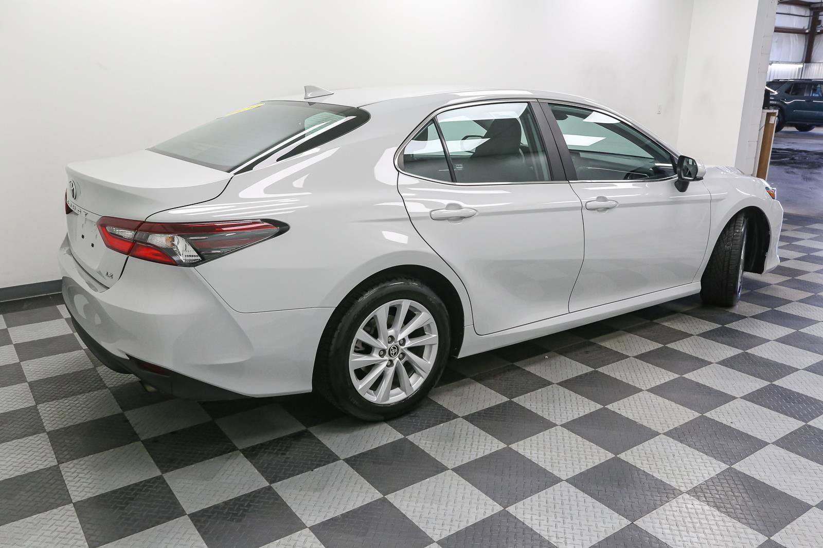 Used 2023 Toyota Camry LE FWD image 8