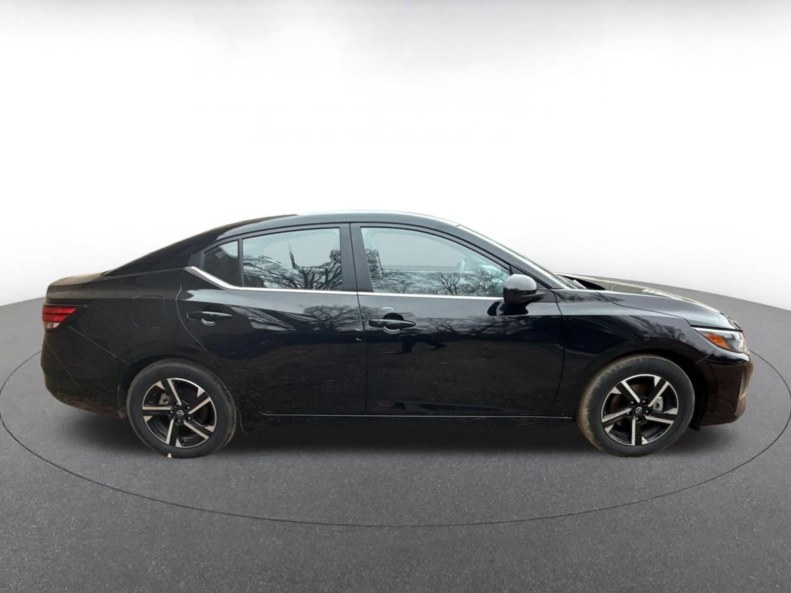 Used 2025 Nissan Sentra SV image 13