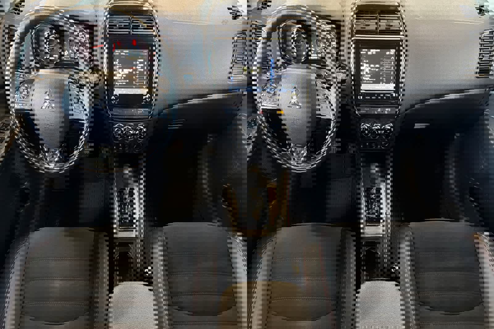 Used 2024 Mitsubishi Outlander Sport SE image 3