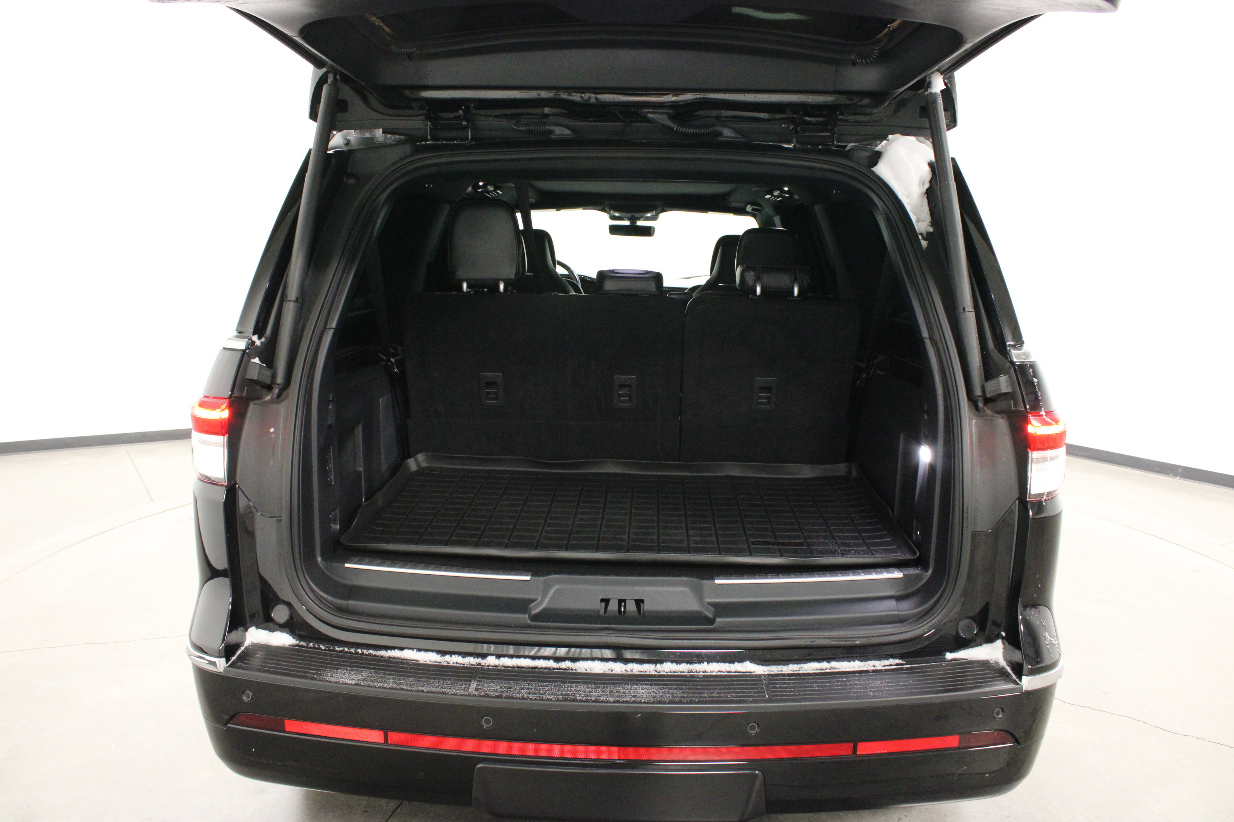 Used 2023 Lincoln Navigator L Reserve image 14