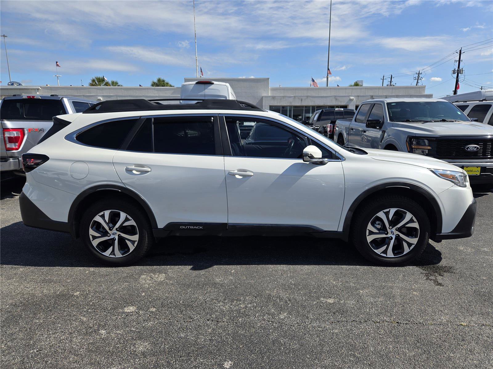 Used 2020 Subaru Outback Limited w/ Popular Package #2 AWD/4WD image 4