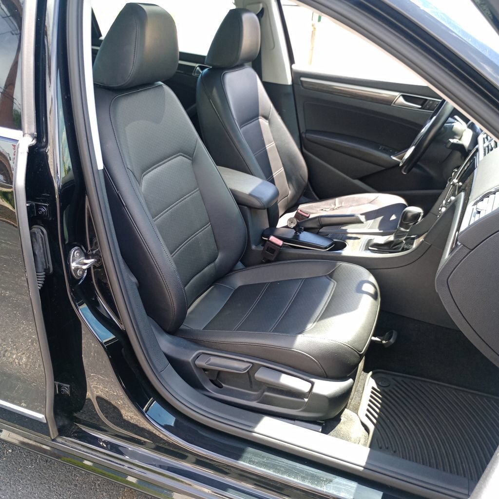 Used 2016 Volkswagen Passat 1.8T SE FWD image 24