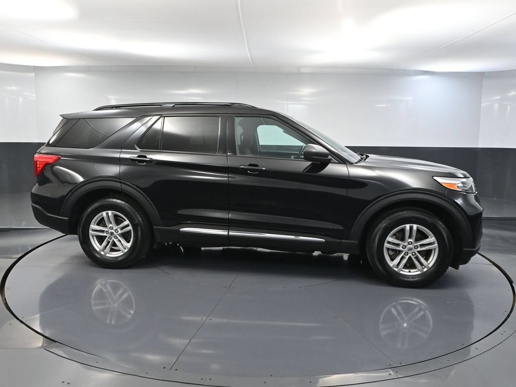 Used 2023 Ford Explorer XLT AWD/4WD image 4