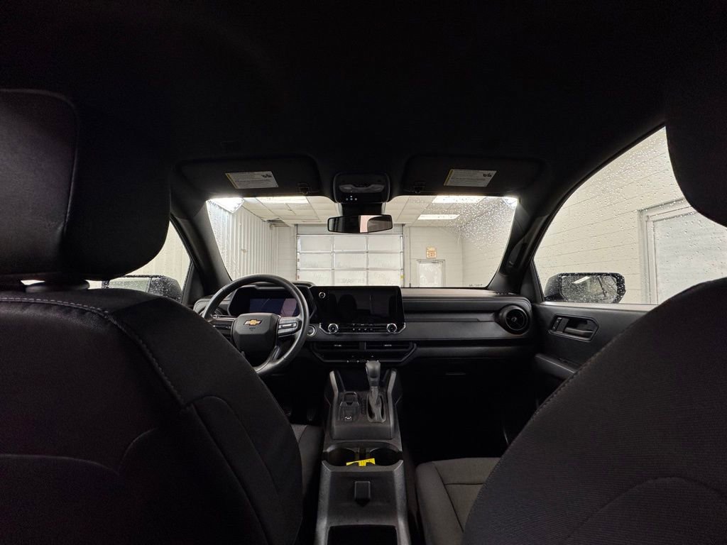 Used 2024 Chevrolet Colorado W/T image 18
