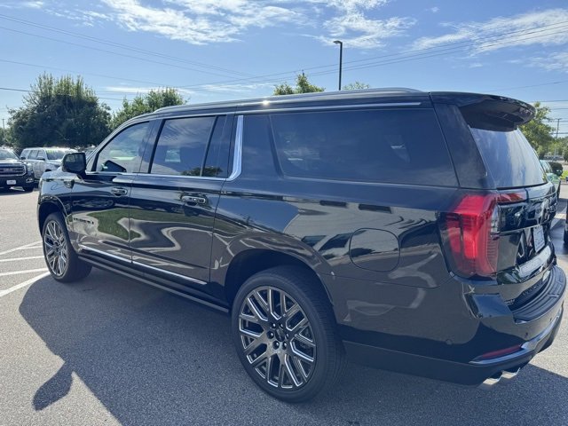 Used 2025 GMC Yukon XL Denali Ultimate image 4