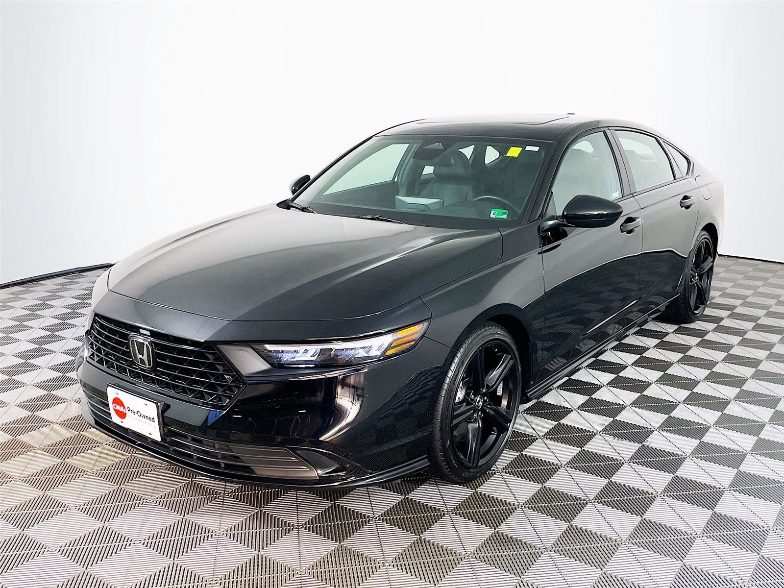 Used 2025 Honda Accord Sport image 3