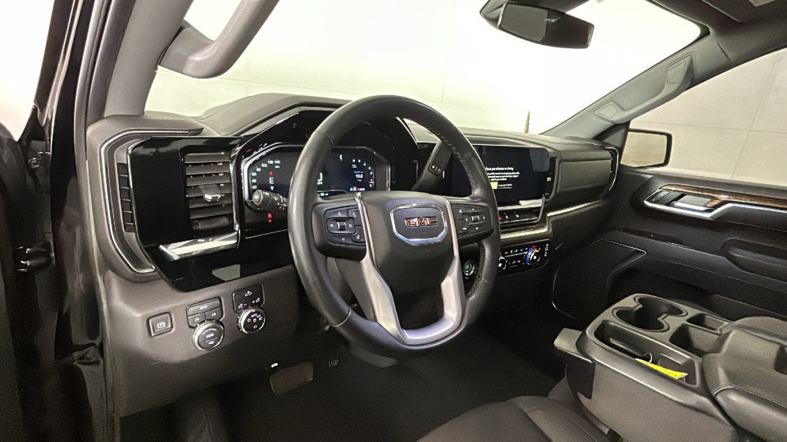 Used 2023 GMC Sierra 1500 Elevation AWD/4WD image 16