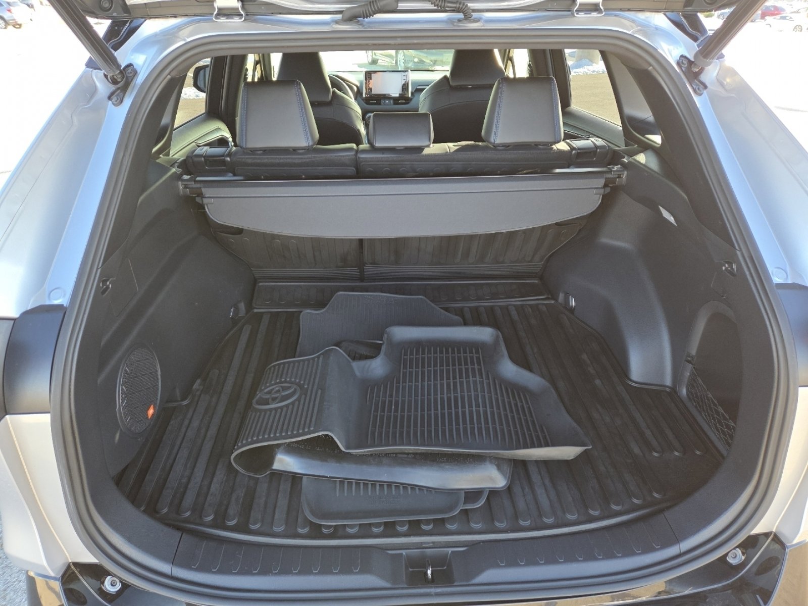 Used 2020 Toyota RAV4 XSE image 18