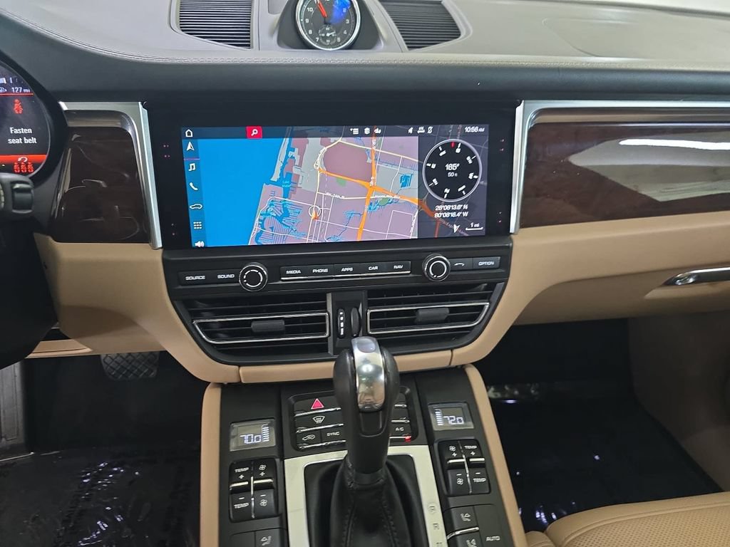 Certified 2021 Porsche Macan S AWD/4WD image 13