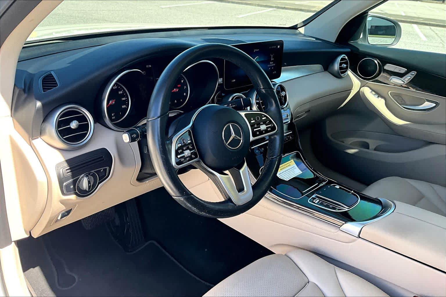 Used 2021 Mercedes-Benz GLC 300 image 31